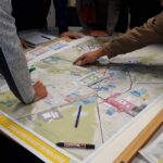 Concertation avec les habitants autour du projet d’aménagement à Baugé-en-Anjou.